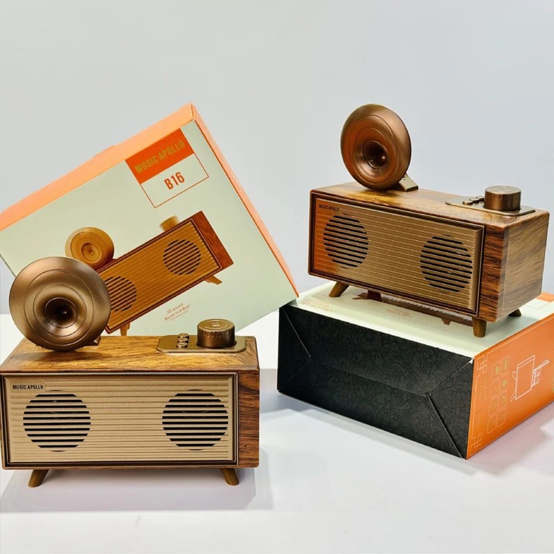 mini mažas senas medinis radijas, pagamintas iš medžio retro vintažinio dizaino
